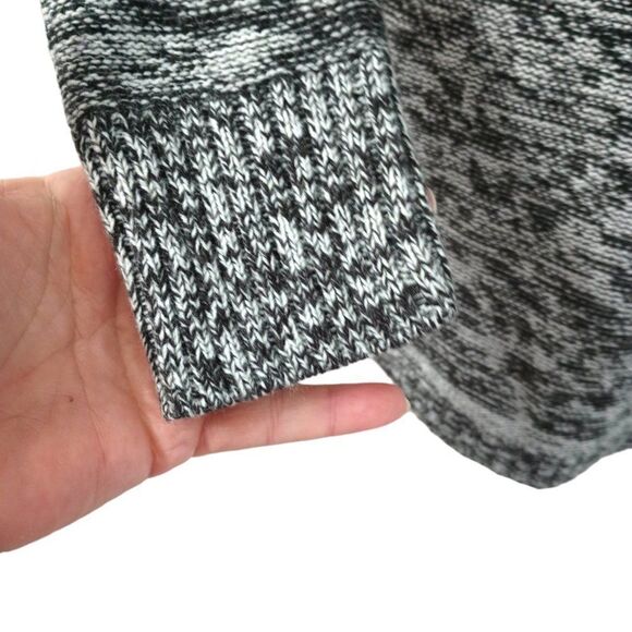 Iz Byer Sweater Tunic with Cowl Neck and  Assymetrical Zipper Size Medium - Picture 7 of 9